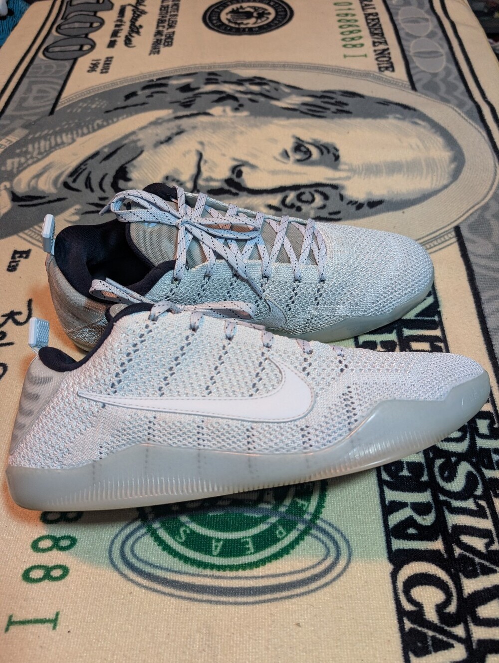 Nike Kobe XI Elite Low 4kb Pale Horse Blue Glow In The Dark Shoes Men Size 11.5